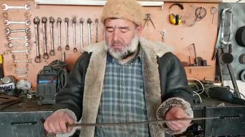 (&Ouml;zel) Kurtuluş Savaşı&rsquo;ndan kalma kılıcı &ouml;zenle saklıyor