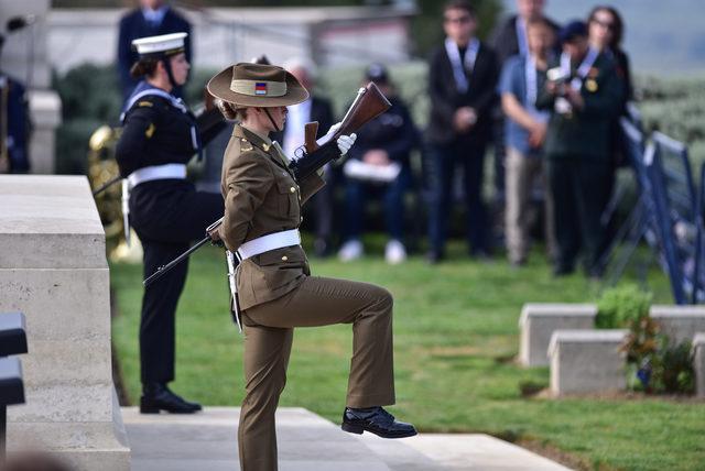Anzaklar, Şafak Ayini&rsquo;nde atalarını andı (2) 3