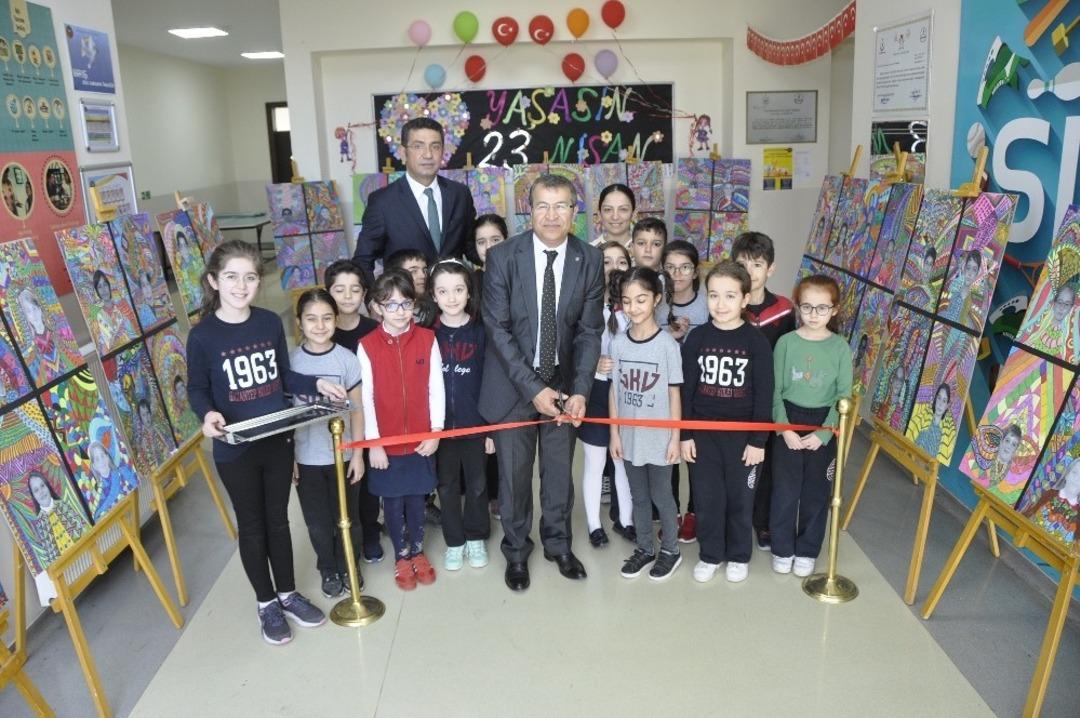 &Ccedil;izgilerimle Ben Adlı Resim Sergisi GKV&rsquo;de ilgi g&ouml;r&uuml;yor