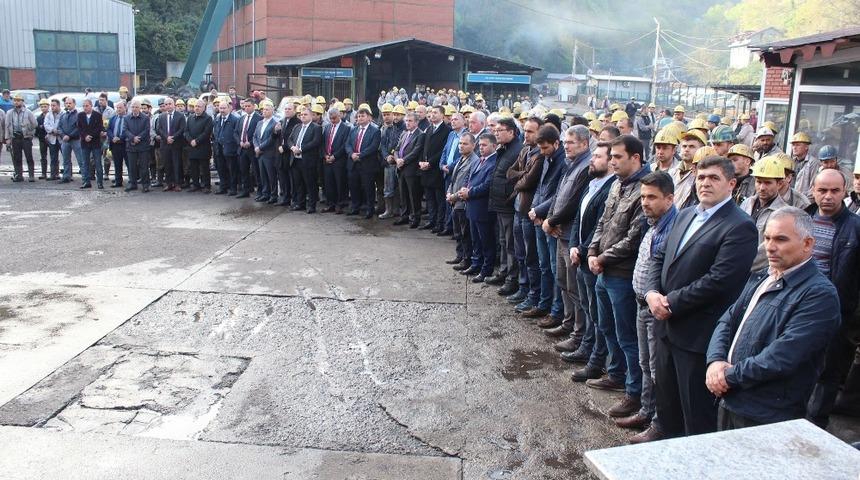 Gelik&rsquo;te madenciler kurban kesti