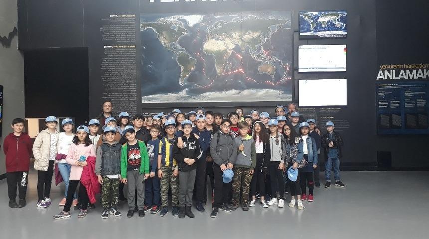 Bilecikli &ouml;ğrenciler İzmit Deprem Anma ve Farkındalık M&uuml;zesi&rsquo;nde