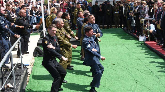 Anzaklar, Şafak Ayini’nde atalarını andı (3)