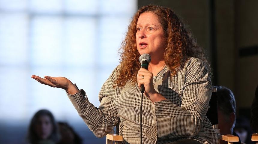 Disney'in varisi Abigail Disney: Yöneticilerin ikramiyesinin yarısı çalışanlara verilsin