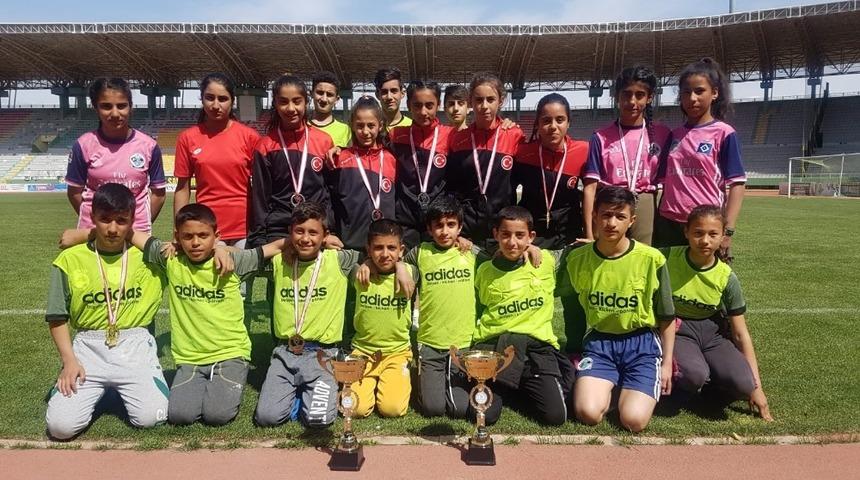 Eyy&uuml;biye Belediyesi gen&ccedil;leri spora y&ouml;nlendiriyor