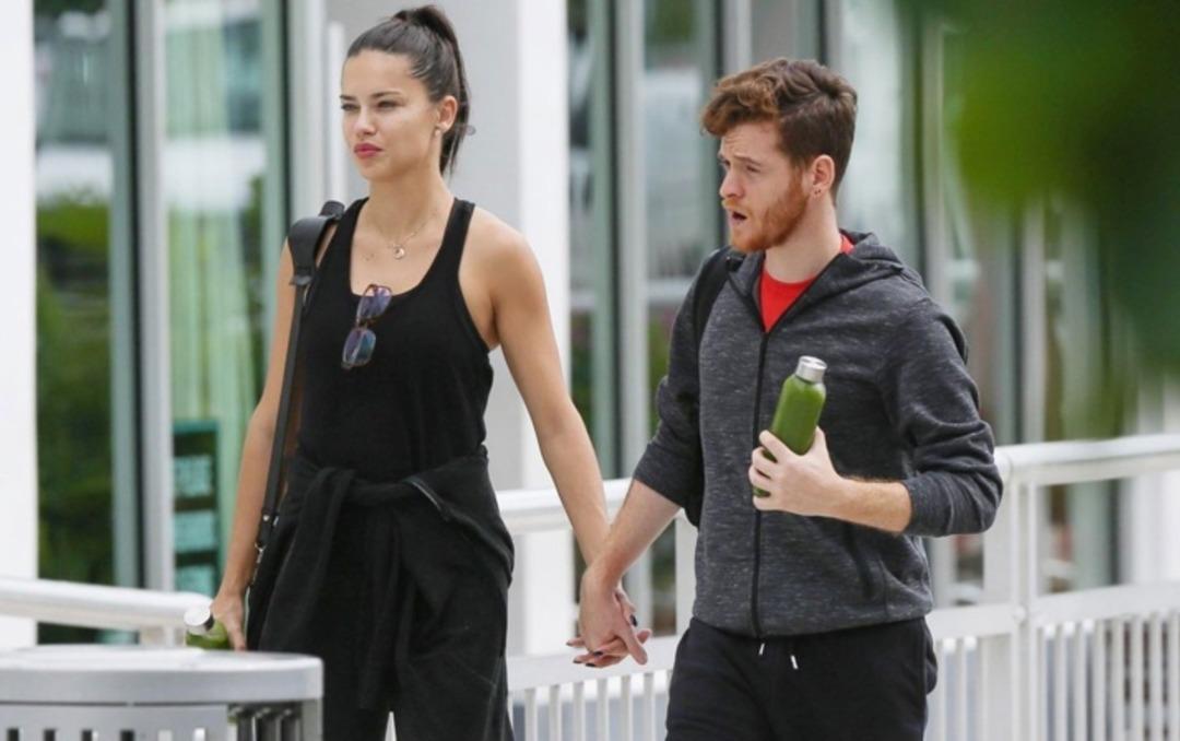 Adriana Lima her şeyi &ccedil;&ouml;pe attı! Metin Hara&rsquo;dan geriye tek o kaldı