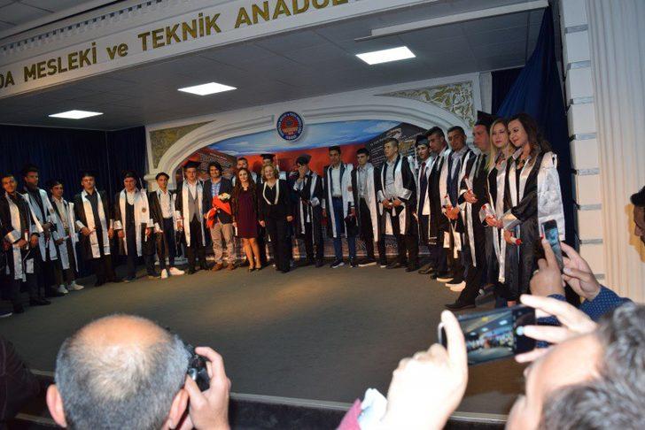 Turizm Lisesi öğrencileri mezuniyet töreninde buluştu G2