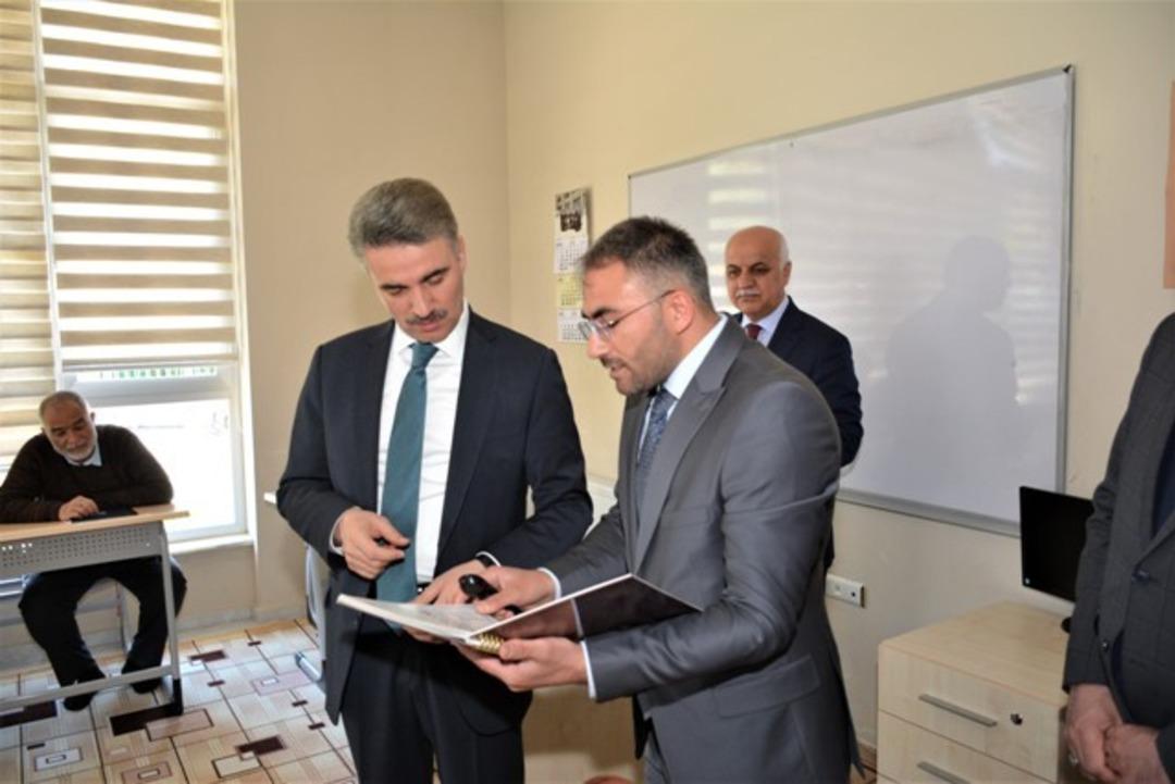 Vali Baruş, Kuran Kursu&rsquo;nu ziyaret etti.