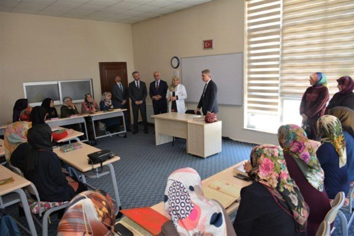 Vali Baruş, Kuran Kursu’nu ziyaret etti. G5