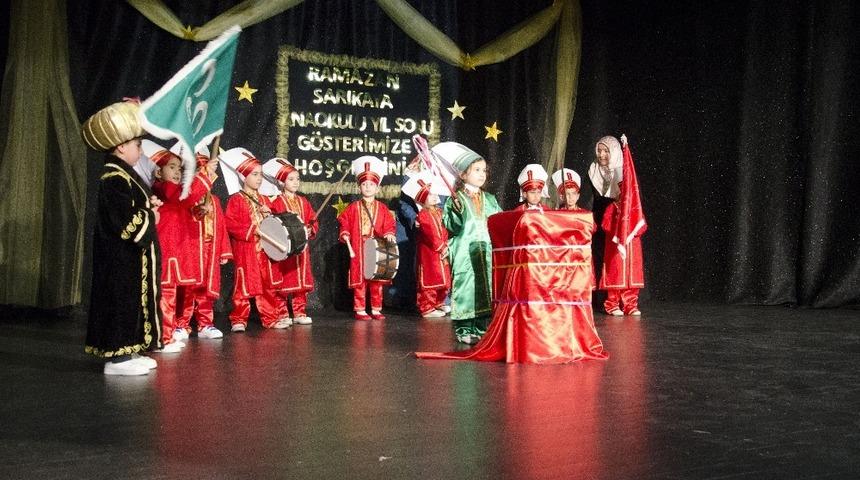 Miniklerden yılsonu g&ouml;sterisi