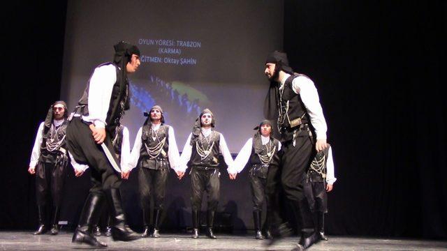 Halk Dansları Topluluğu büyük beğeni topladı