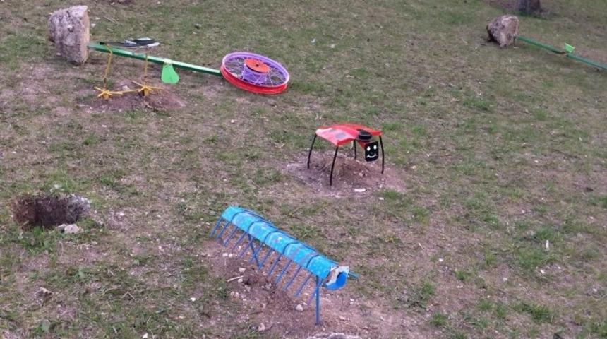 Şehir magandaları 75. Yıl Parkını tahrip etti