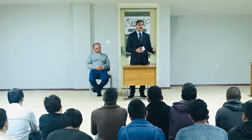 Başkan Alemdar &uuml;niversite &ouml;ğrencilerine misafir oldu