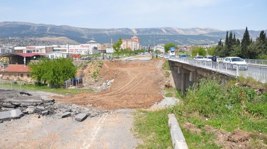 Adnan Menderes&rsquo;in a&ccedil;tığı "İstasyon K&ouml;pr&uuml;s&uuml;" yenileniyor