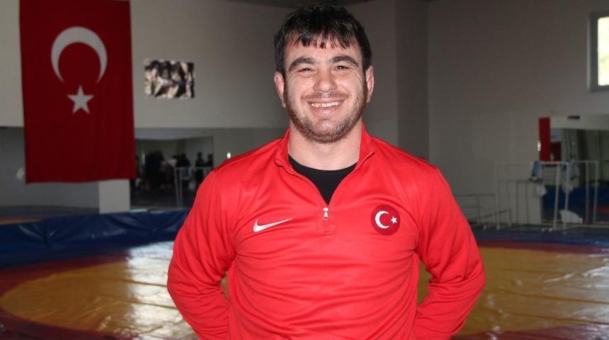 Gen&ccedil;t&uuml;rk: &rdquo;İspanya&rsquo;da zirveye &ccedil;ıkmak istiyoruz&rdquo;