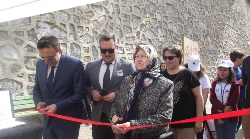 Bilim Fuarı kurdelesini şehit annesi kesti