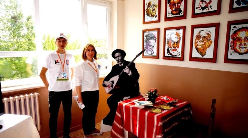 Okul Koridoru ’Edebiyat Sokağı’na dönüştü