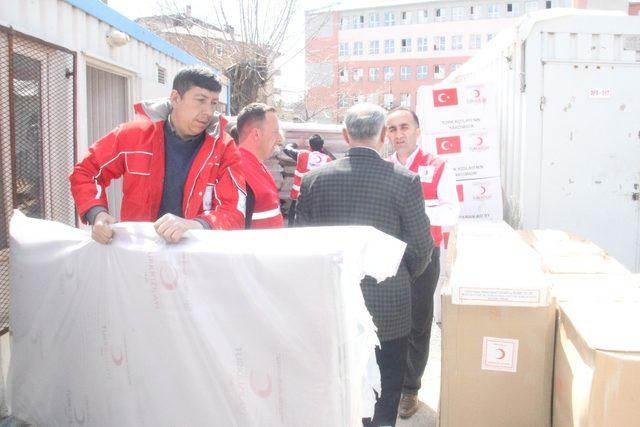 Kızılay’dan afetzedelere yardım malzemesi