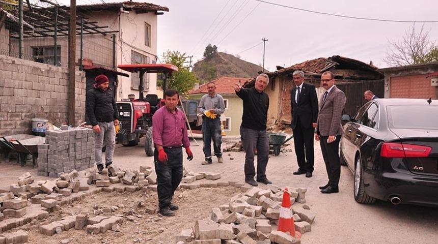 Tosya Belediyesi, parke ve bordür tamiratlarına başladı