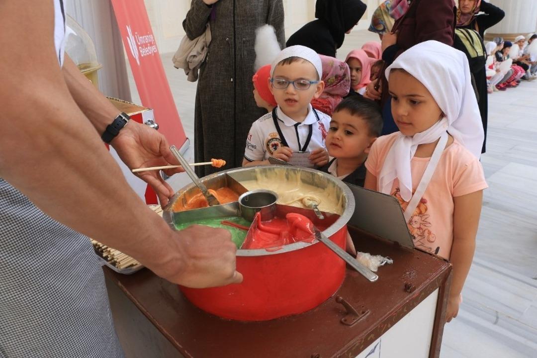 &Uuml;mraniyeli &ccedil;ocuklar B&uuml;y&uuml;k &Ccedil;amlıca Camii&rsquo;nde buluştu