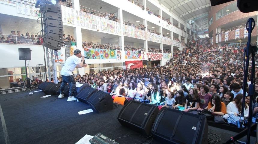 Nesibe Aydın Okulları bahar şenliğinde Manga ve Ceza r&uuml;zgarı esti