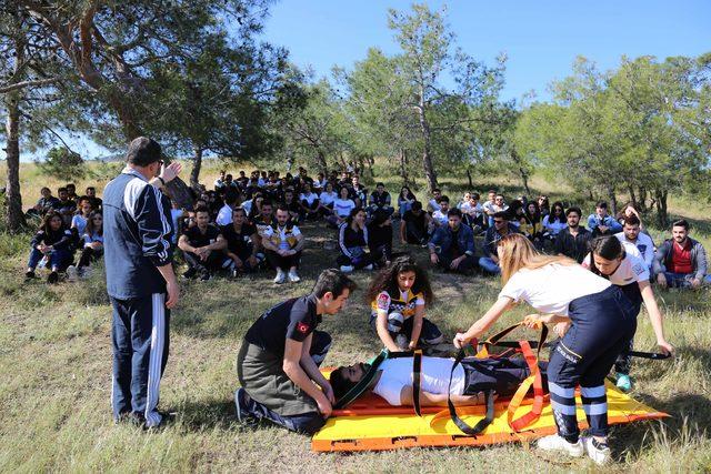 LAÜ öğrencileri acil kurtarma simülasyonu gerçekleştirdi