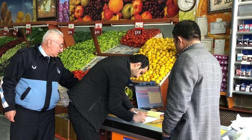 Belediye ekipleri denetimlerini s&uuml;rd&uuml;r&uuml;yor