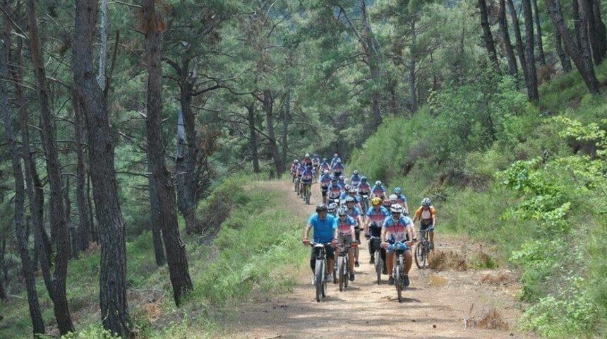 Bisiklet tutkunları Salihli&rsquo;de buluşuyor