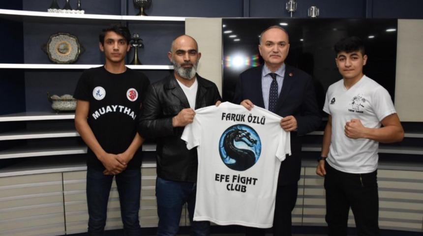 Başkan Özlü kimseyi geri çevirmiyor