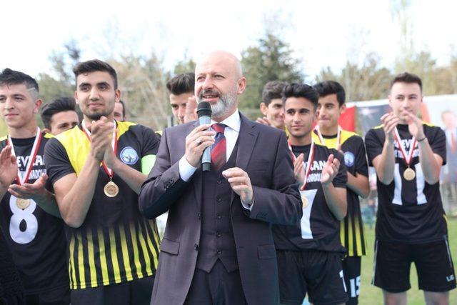 Kocasinan’da Liseler Arası Futbol Turnuvasında Birlik ve Beraberlik Vurgusu