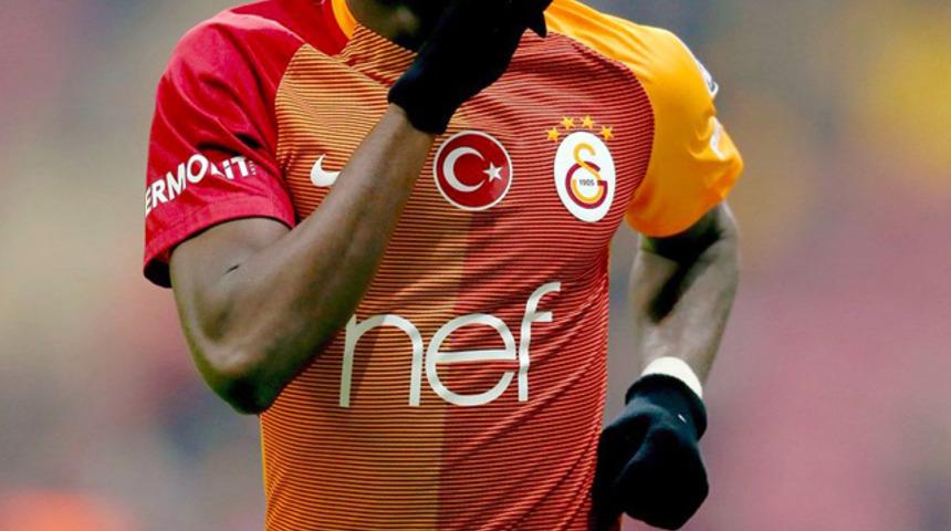 Galatasaray'ın eski yıldızı Fenerbah&ccedil;e'ye mi geliyor? Menajerinden a&ccedil;ıklama geldi