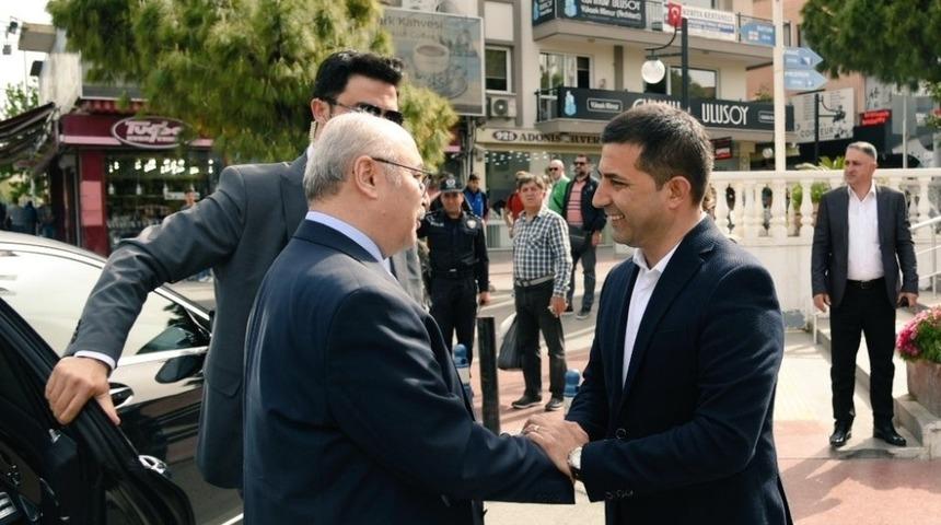 Vali K&ouml;şger, Kuşadası Belediye Başkanı G&uuml;nel&rsquo;i ziyaret etti