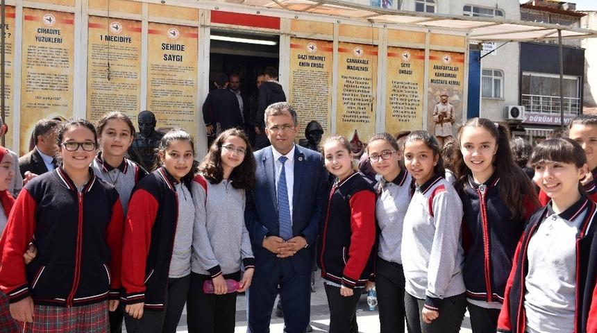 Gezici &Ccedil;anakkale M&uuml;zesi Taşk&ouml;pr&uuml;lerle buluştu