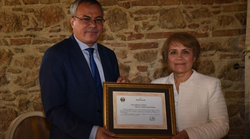 Şehriban Yıldırım&rsquo;a &rsquo;Başarı plaketiyle&rsquo; veda