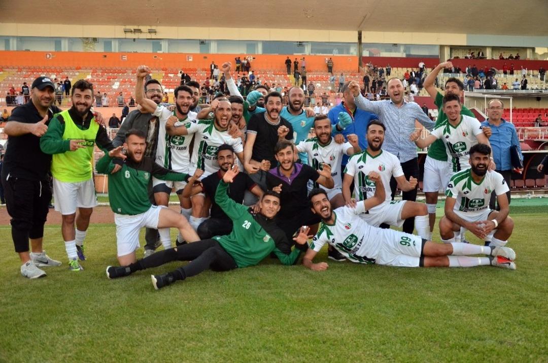 Ceyhanspor&rsquo;da ligde kalma sevinci