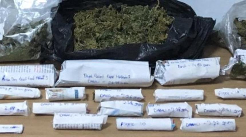 Kuşadası&rsquo;nda 6 adrese eş zamanlı uyuşturucu operasyonu; 9 g&ouml;zaltı