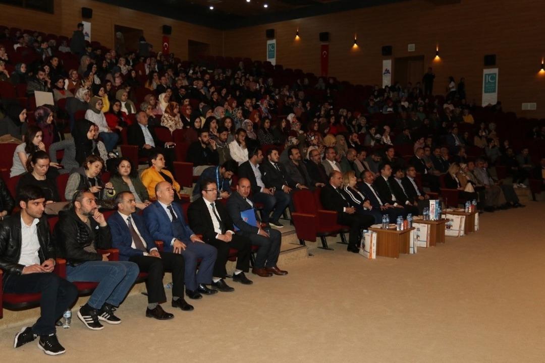 Aİ&Ccedil;&Uuml; Matematik Kul&uuml;b&uuml; &ldquo;International Day 2019&rdquo; etkinliği yaptı