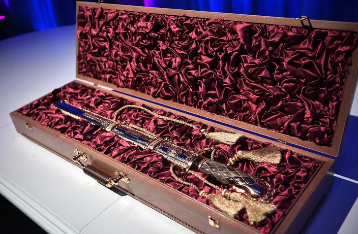 Putin, Kuzey Kore liderinin hediyesini 1 rubleye satın aldı G3