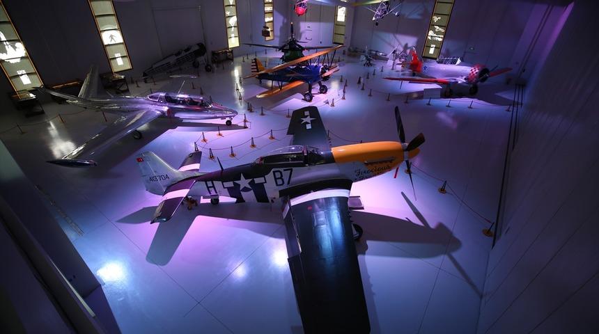 Bozkırın ortasındaki bu m&uuml;ze u&ccedil;uruyor