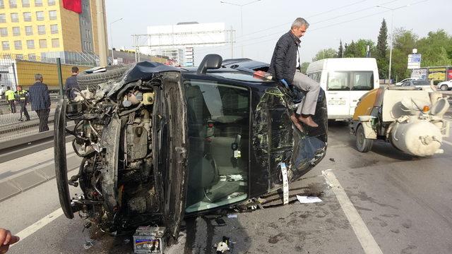 6 araç zincirleme kazaya karıştı, yol trafiğe kapandı