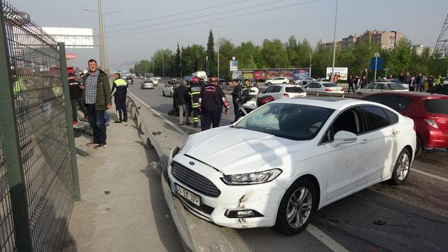 6 araç zincirleme kazaya karıştı, yol trafiğe kapandı