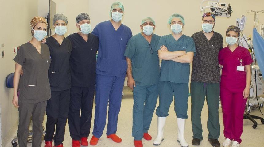 &Ouml;n &ccedil;apraz bağ kopmalarında cerrahi tedavi