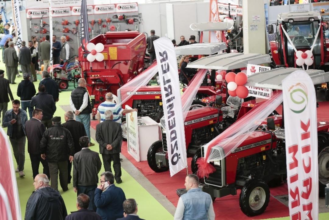 Burdur&rsquo;da a&ccedil;ılan fuarda, yenilik&ccedil;i tarım makinaları sergilendi