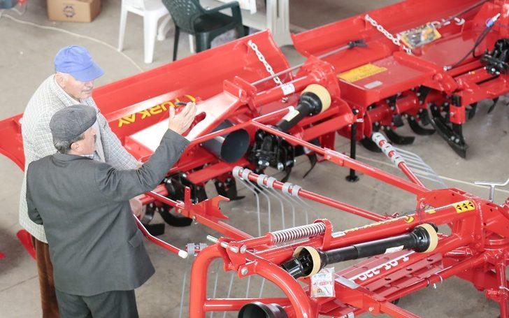 Burdur’da açılan fuarda, yenilikçi tarım makinaları sergilendi G2