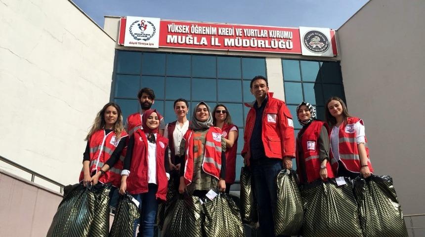 Kızılay’dan üniversite öğrencilerine kıyafet yardımı