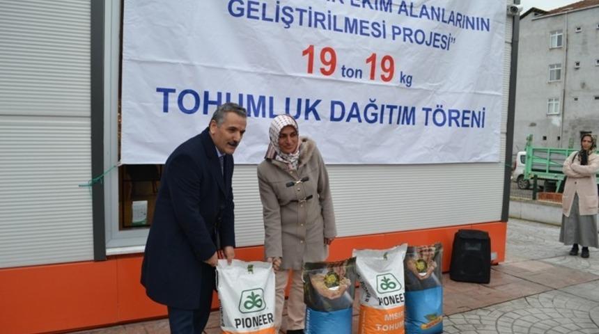 &Uuml;reticilere 19 ton silajlık mısır tohumu dağıtıldı