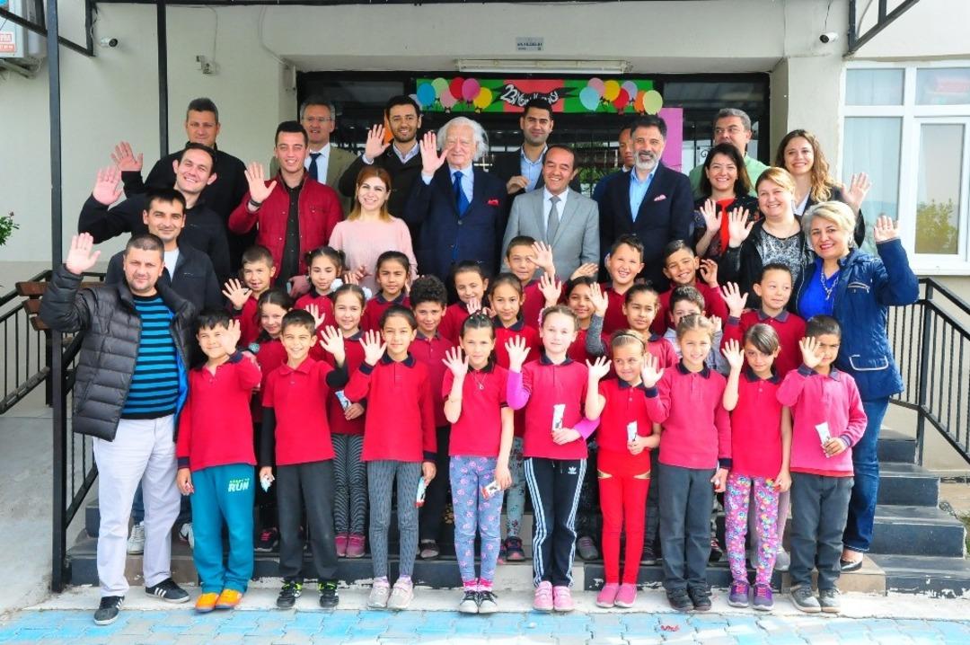 Ferrero bir okulda daha &ccedil;ocukları mutlu etti