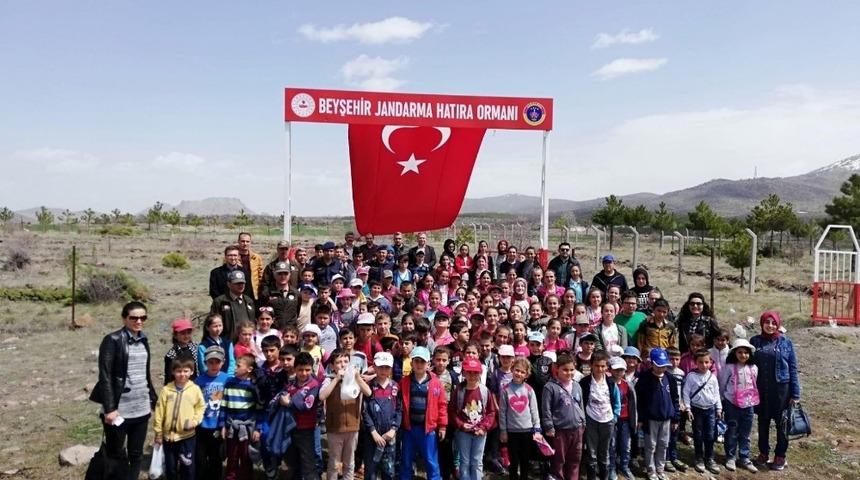 Beyşehir Jandarma Hatıra Ormanında fidan dikme etkinliği