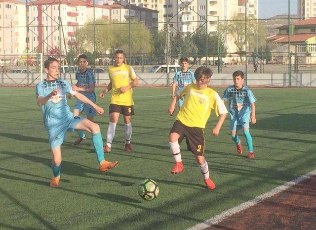 Kayseri U-14 Ligi şampiyonu Kocasinan Şimşek, Türkiye Şampiyonası’na katılacak