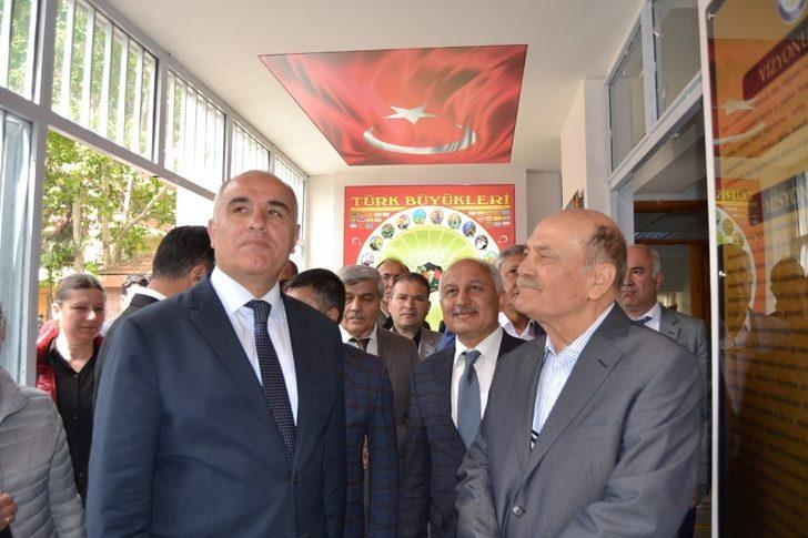 Şehit teğmen için mezun olduğu lisede şehit köşesi oluşturuldu G2