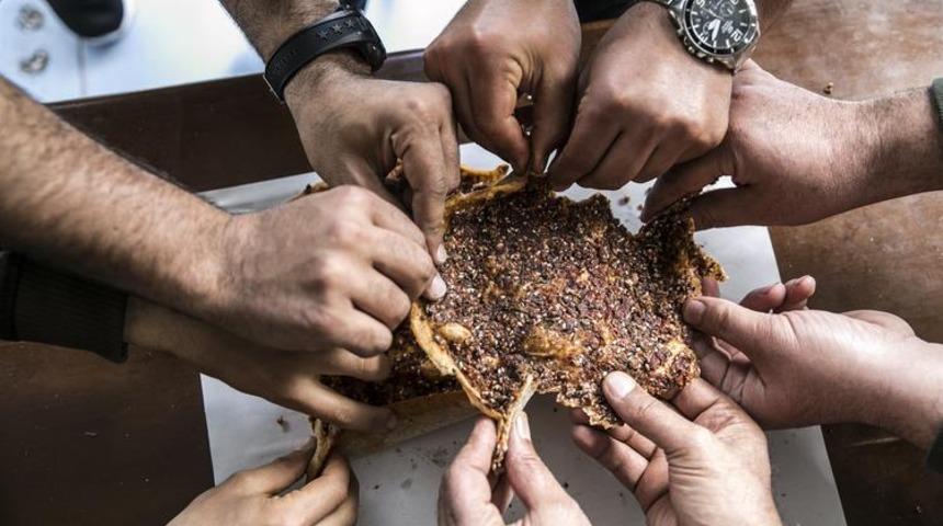 Hataylı kadınların geçim kaynağı: Tandır ekmeği